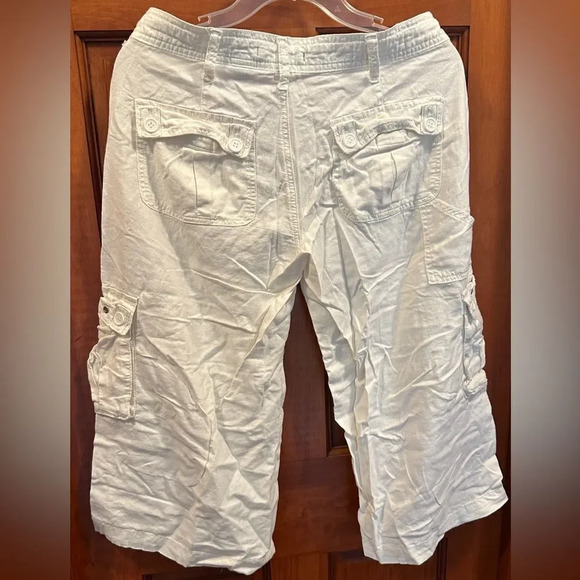 Vanilla linen cargo shorts white women’s size 9 - Picture 3 of 3
